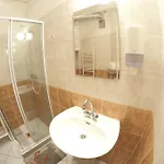 11th Hour Cinema Hostel